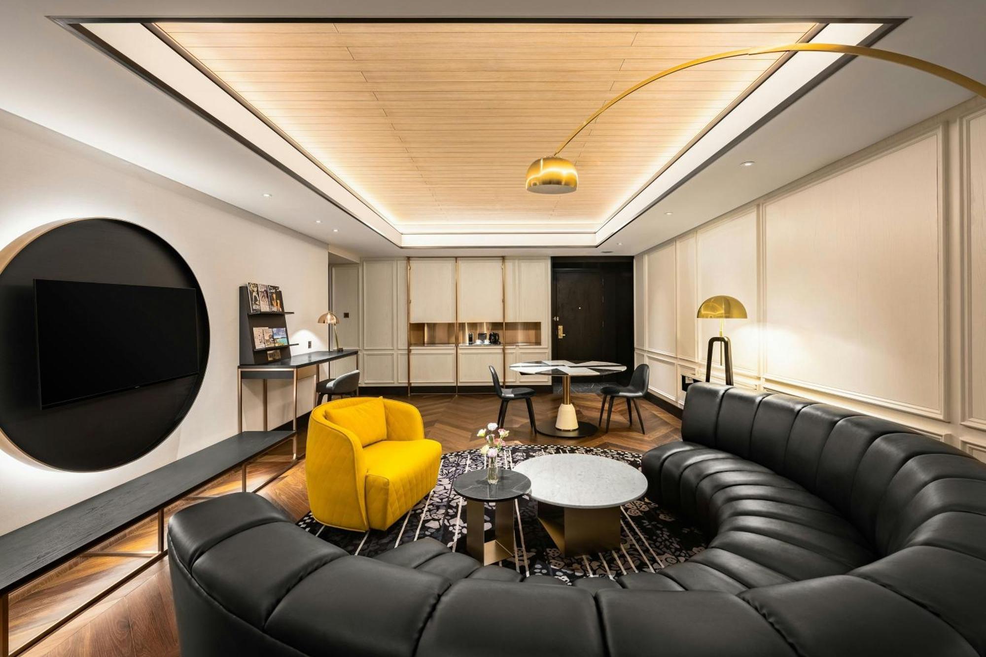 Le Meridien Taichung Exterior photo The interior of the 2018-built lounge