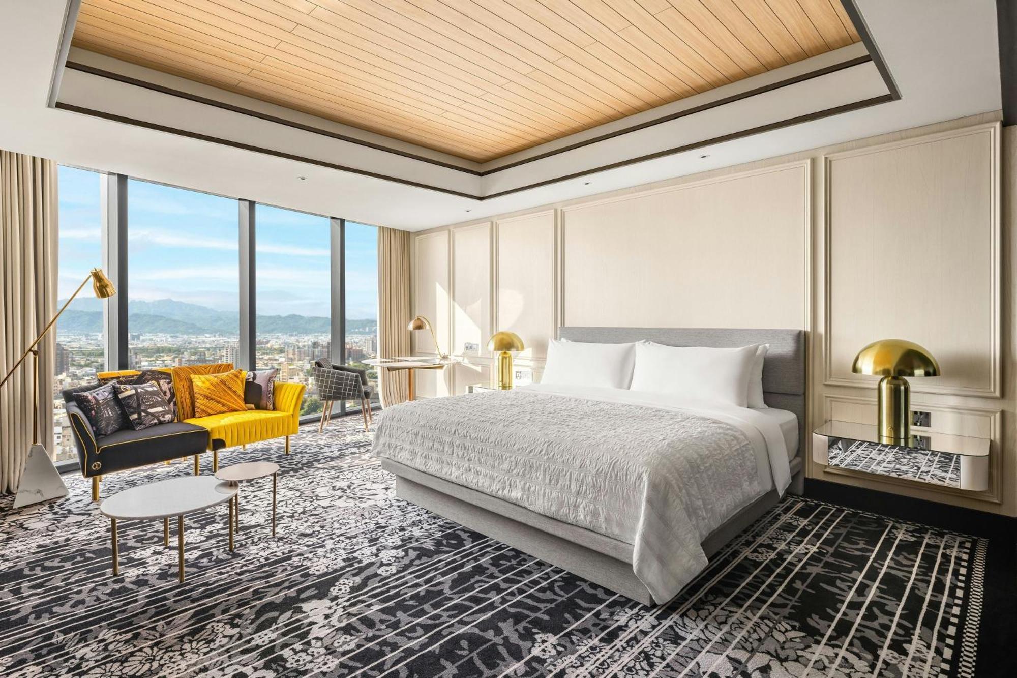Le Meridien Taichung Exterior photo Deluxe Suite