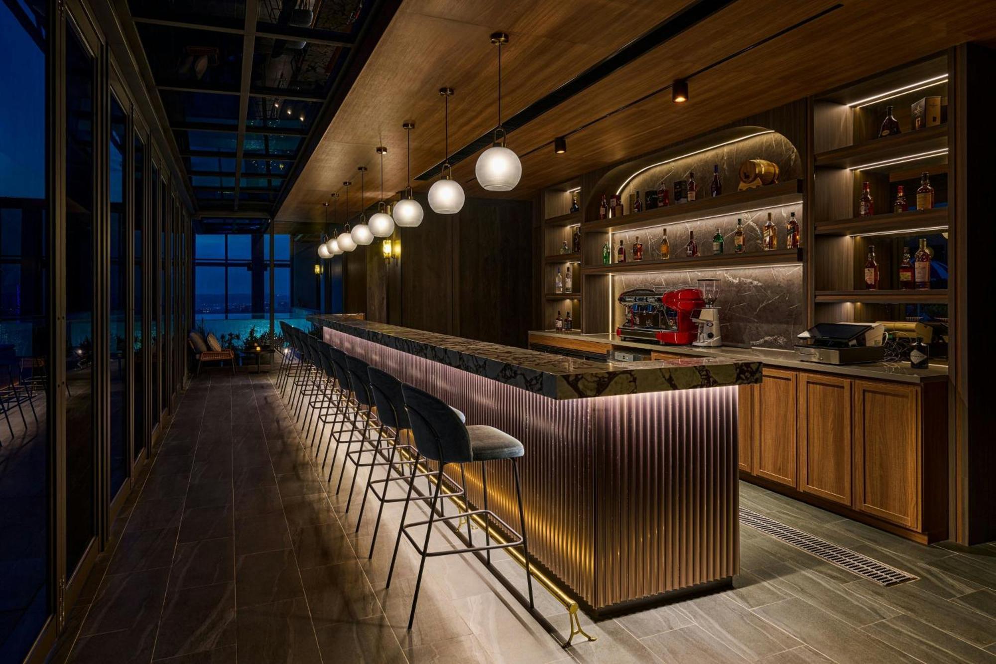 Le Meridien Taichung Exterior photo The bar at the 360° Sky Lounge