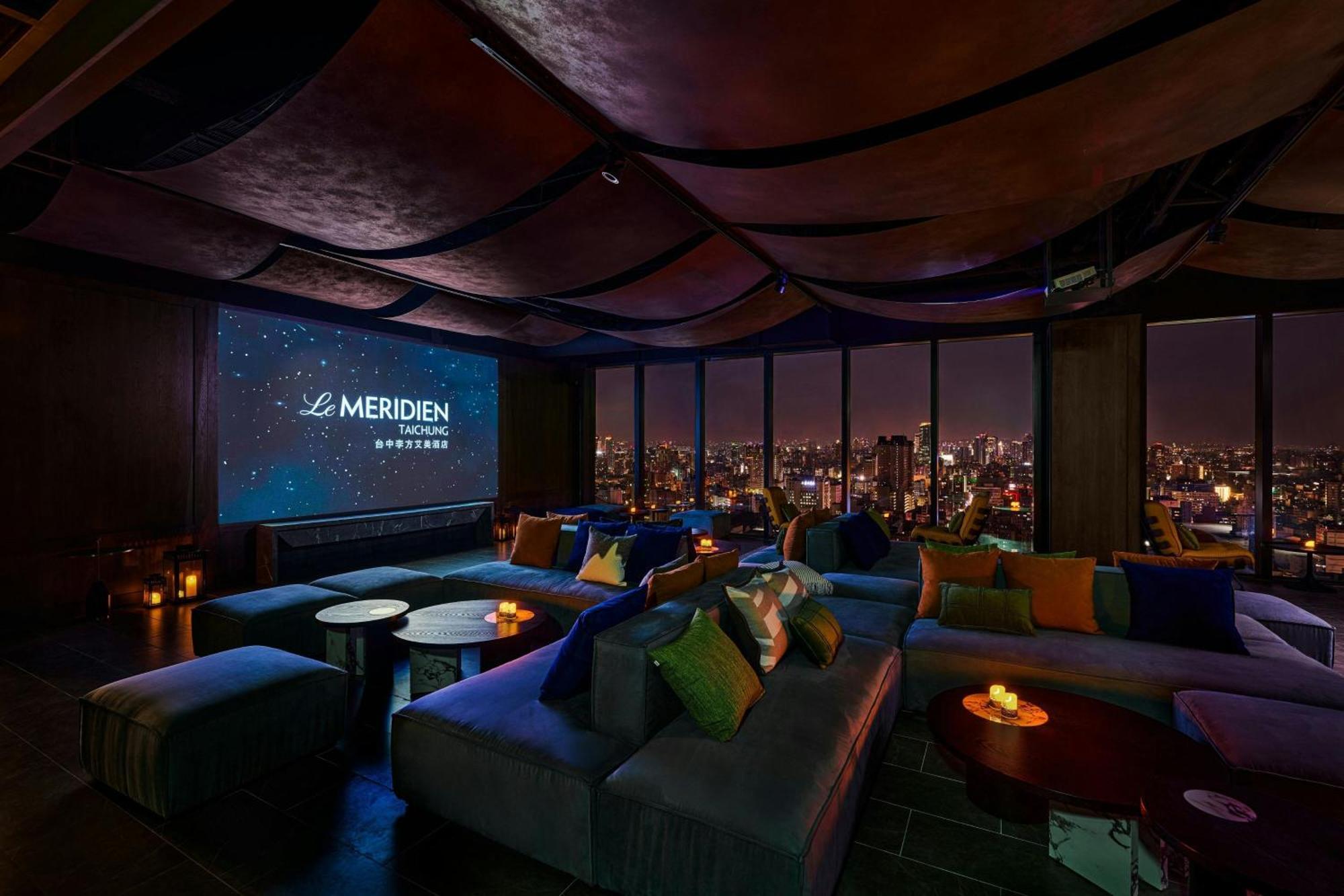Le Meridien Taichung Exterior photo The 63rd floor lounge